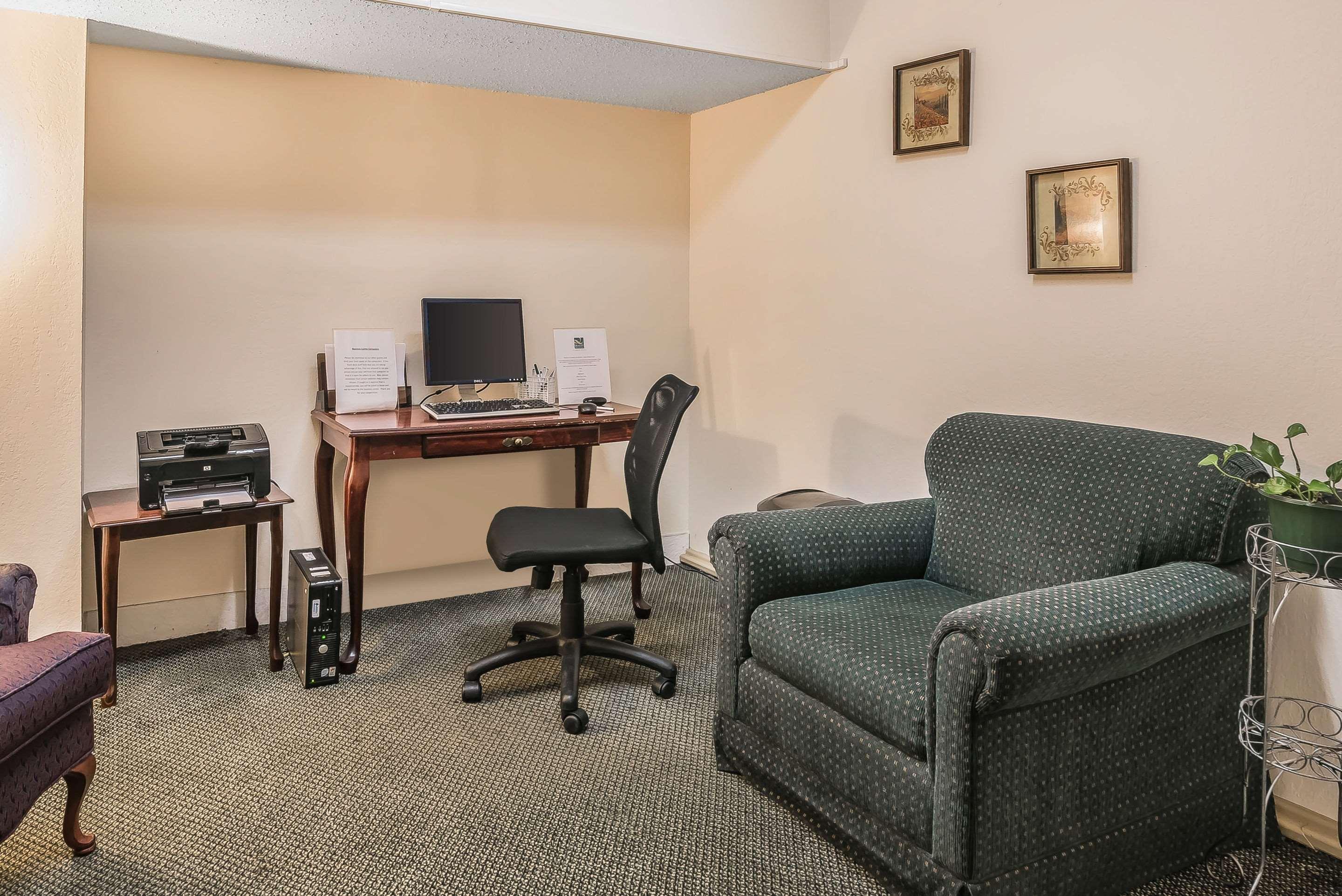 Quality Inn & Suites Albany Airport Latham Esterno foto