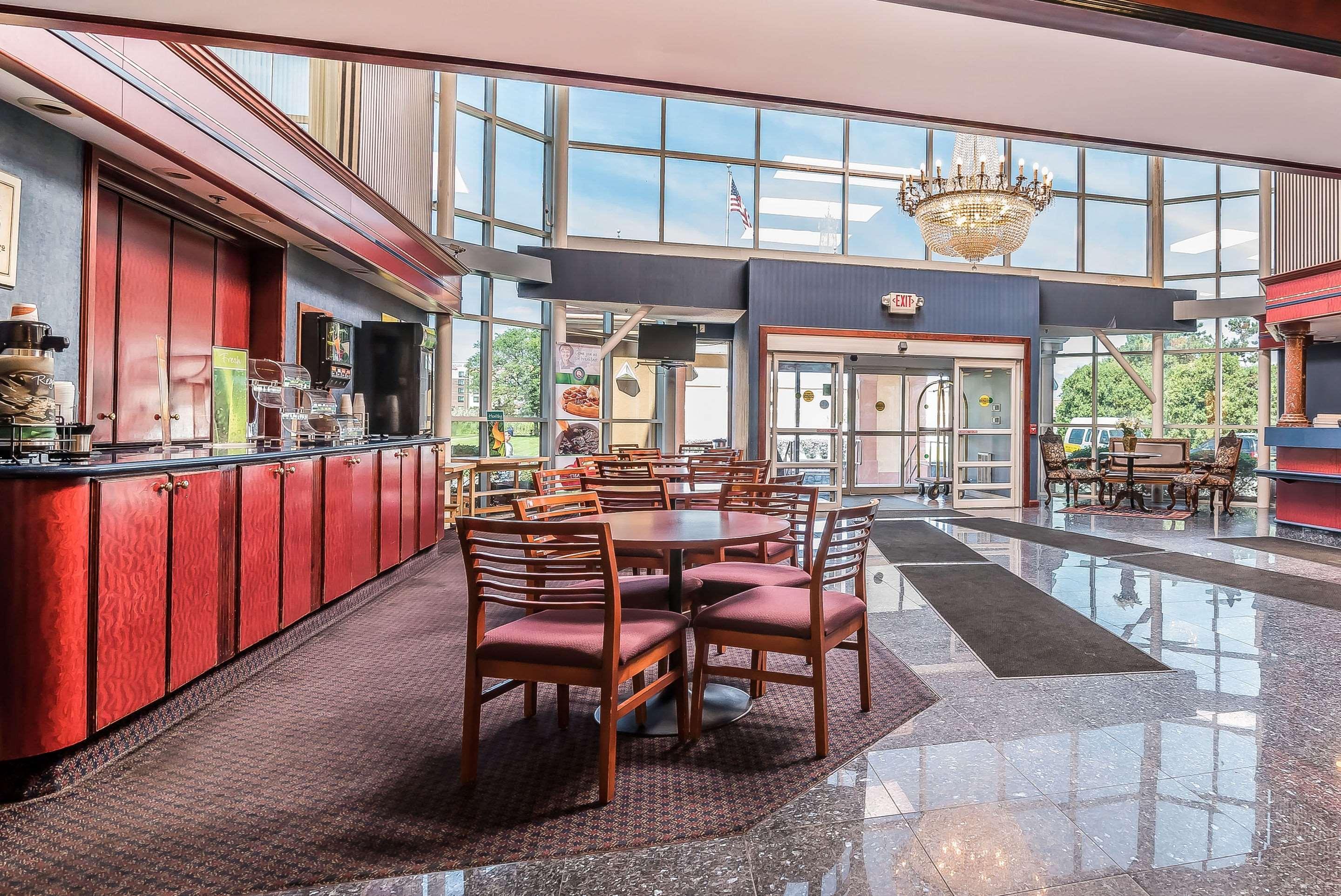 Quality Inn & Suites Albany Airport Latham Esterno foto